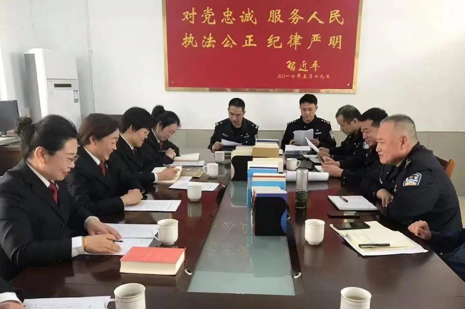 王中王精选100期期中奖规则仔细释义、解释与落实、实时解答解释落实